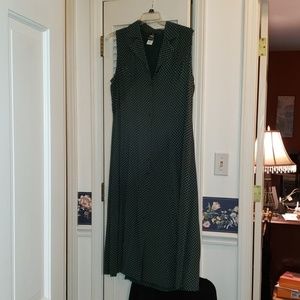 Sleeveless summer dress. Size 16W